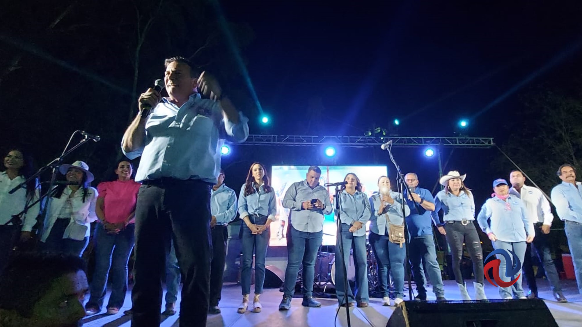 Con música y amenaza de bloqueo, cierra campaña Fiorentini en Mexicali